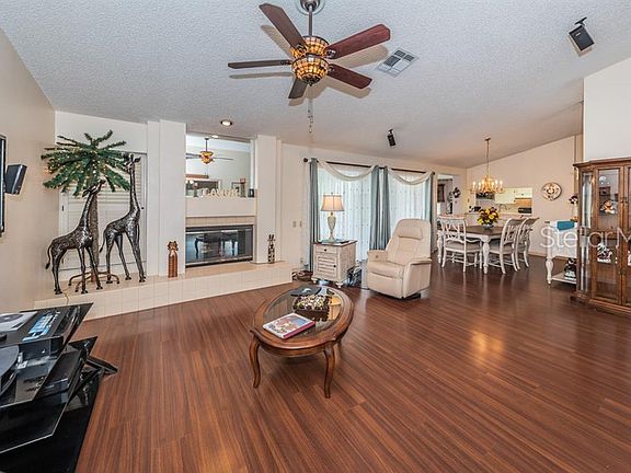 5th image of 2820 Summervale Dr