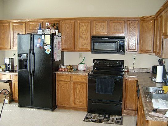2nd image of 2100 Market Garden Ln