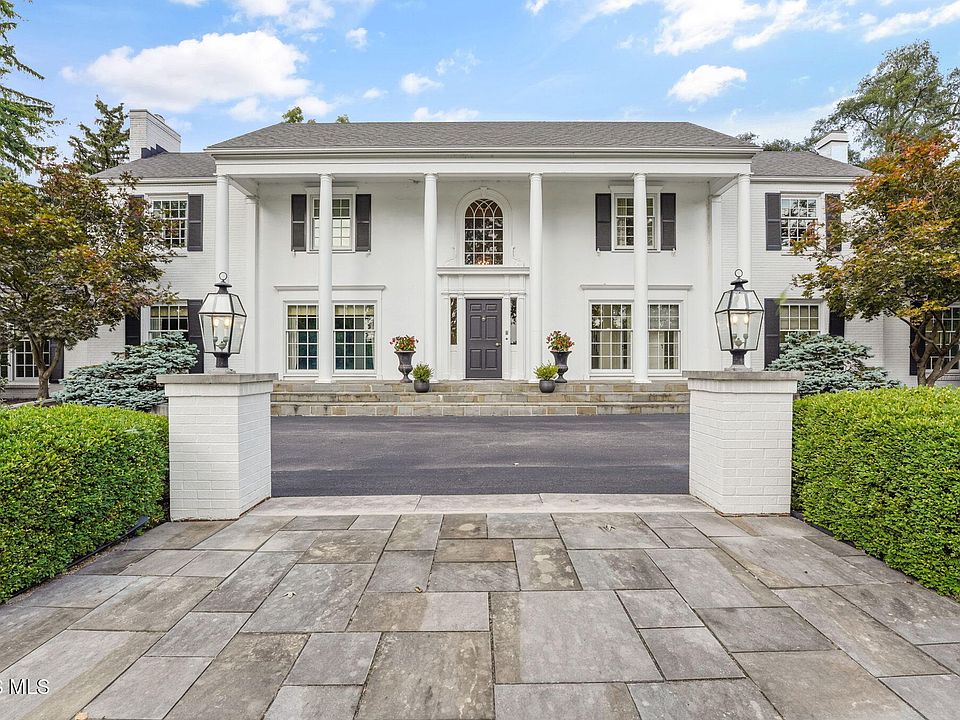 1st image of 3000 Valley View Dr