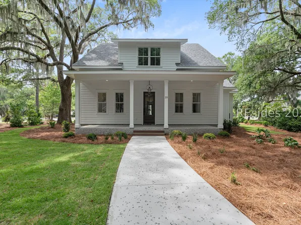 25 Millers Pond Dr, Beaufort, SC 29907