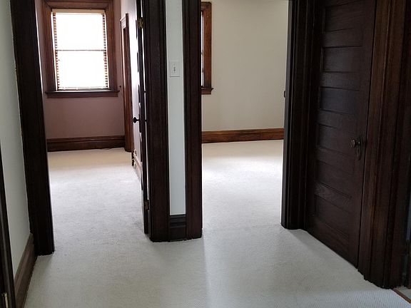 hallway to bedrooms