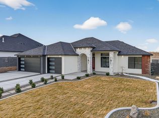 2879 Savanna Ave, Richland, WA 99352