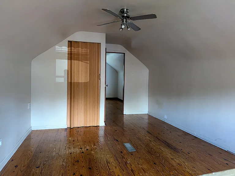 543 Woodbury Ave — Photo 15