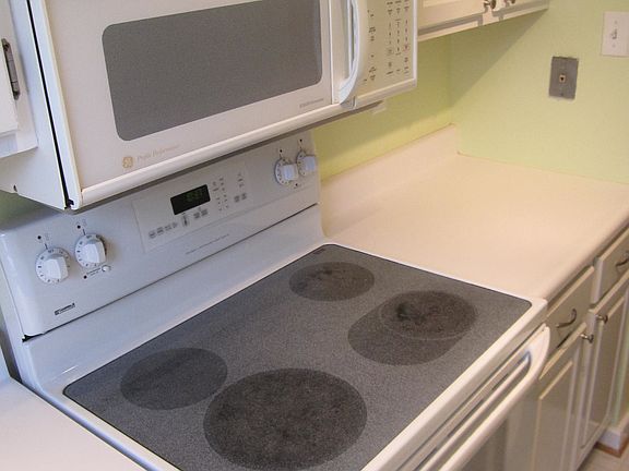 4th image of 816 S Arlington Mill Dr APT 302