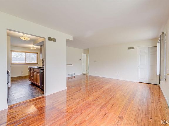 4th image of 10127 Monarch Dr