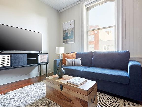 2nd image of 109 W Broughton St #202