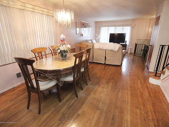 2nd image of 385 Barlow Ave
