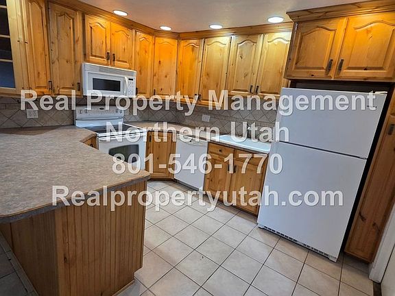 4th image of 1487 Adams Ave