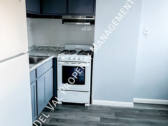 3rd image of 1324 E Hunting Park Ave Floor 2
