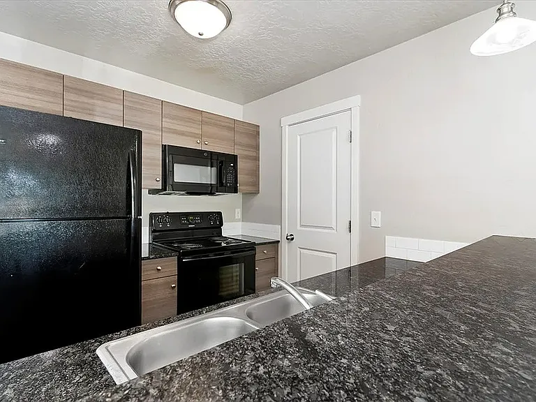 WhistleStop Apartments — Photo 89