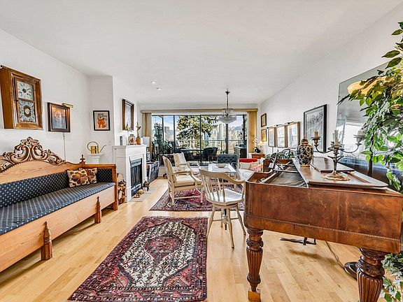 2nd image of 1024 W 7th Ave #201