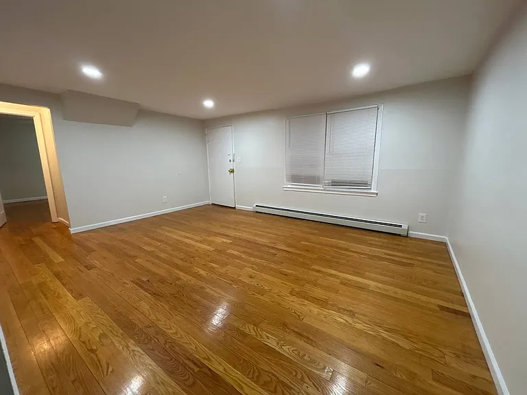 37B Hawthorne Dr #1 — Photo 14