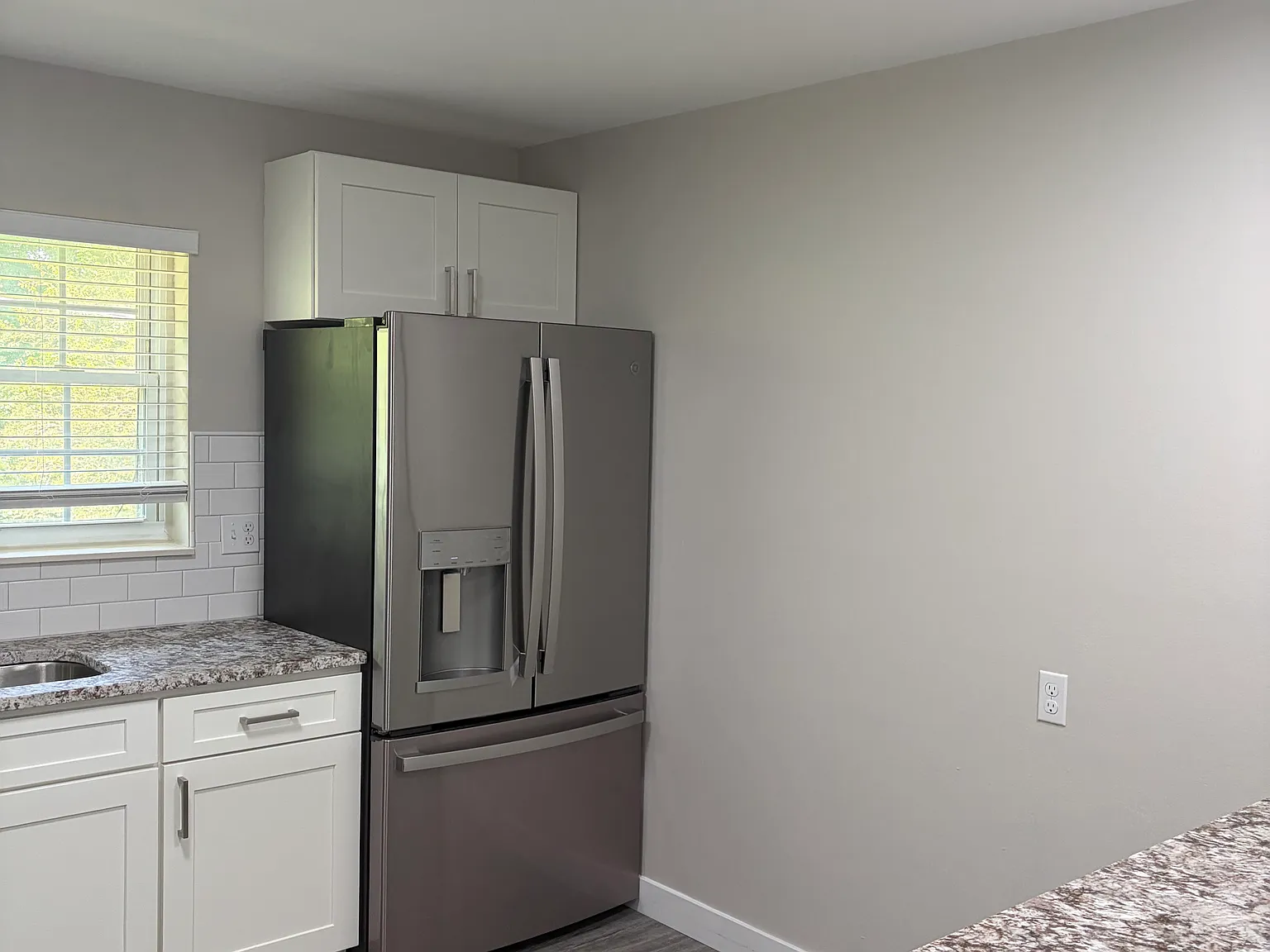2 bed, 826 sqft, $1,300 — Photo 3