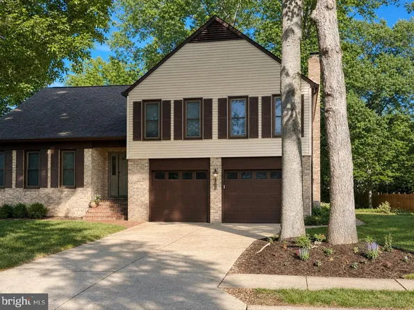 15826 Vista Dr, Dumfries, VA 22025