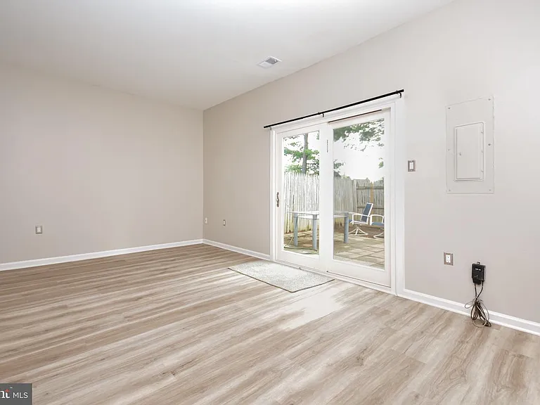 8853 Teakwood Ct — Photo 21