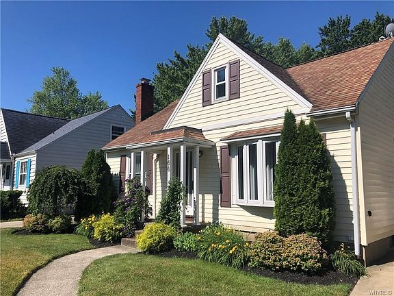 3rd image of 166 Wendover Ave