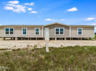 704 Tom Schexnader Rd, Opelousas, LA 70570