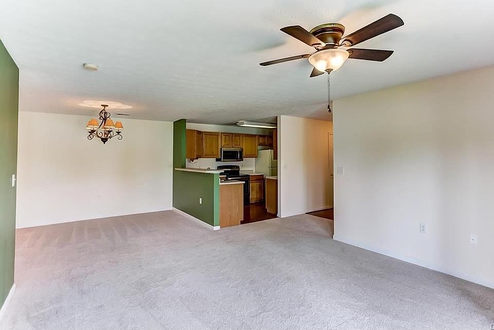 1st image of 3085 Cumberland Ln APT 101
