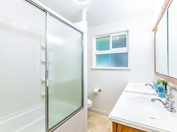 2nd image of 11013 NE 14th St #1