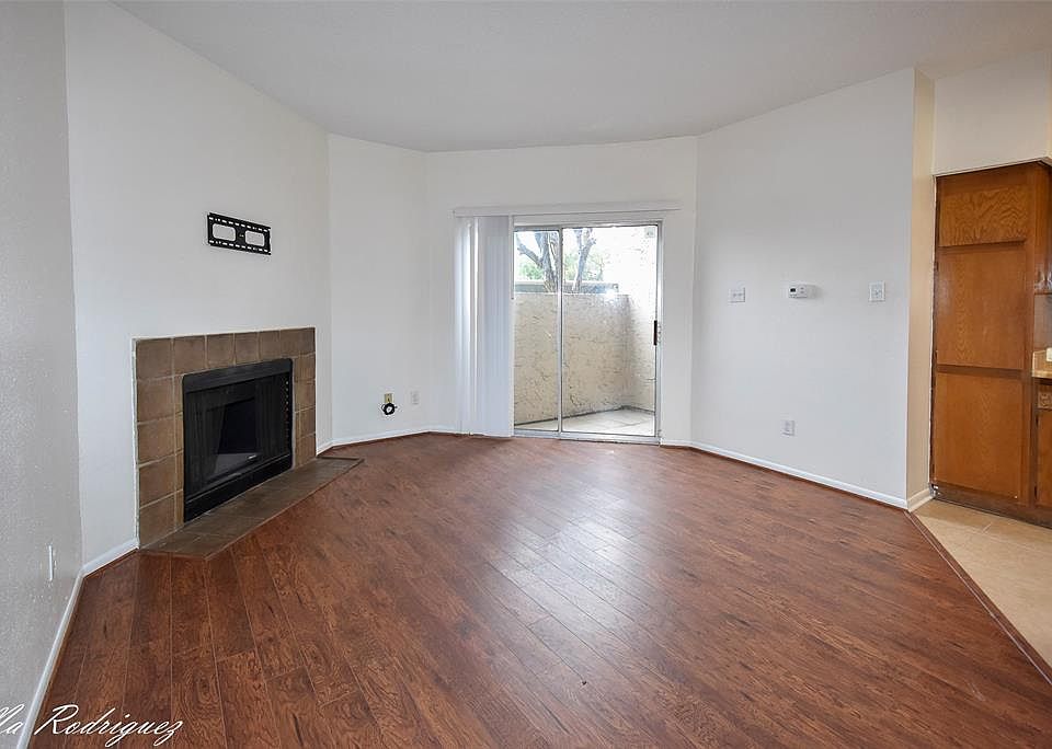 1st image of 10855 Meadowglen Ln APT 703