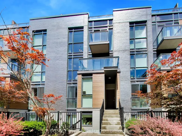 57 Macaulay Ave #803, Toronto, ON M6P 3P5