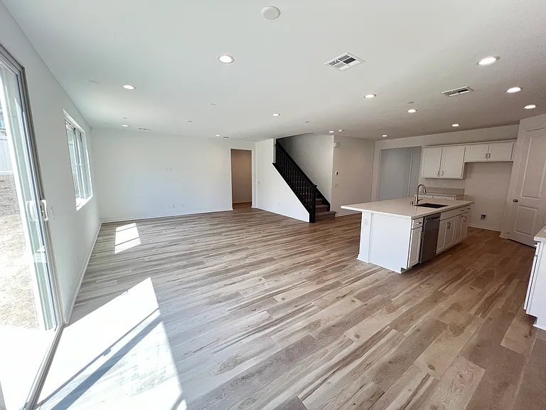 21469 Thomas Ct — Photo 69