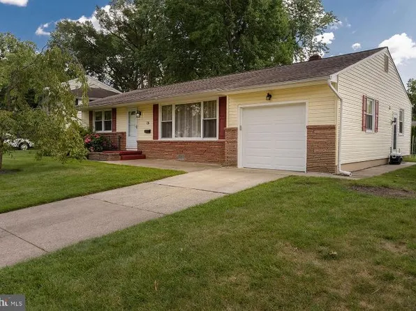 15 Brookfield Ct, Cherry Hill, NJ 08034