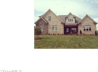 110 Hunters Grove Ct, Winston Salem, NC 27104