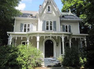 11 Overlook Rd, Poughkeepsie, NY 12603