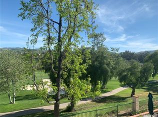 422 Country Club Dr APT B, Simi Valley, CA 93065