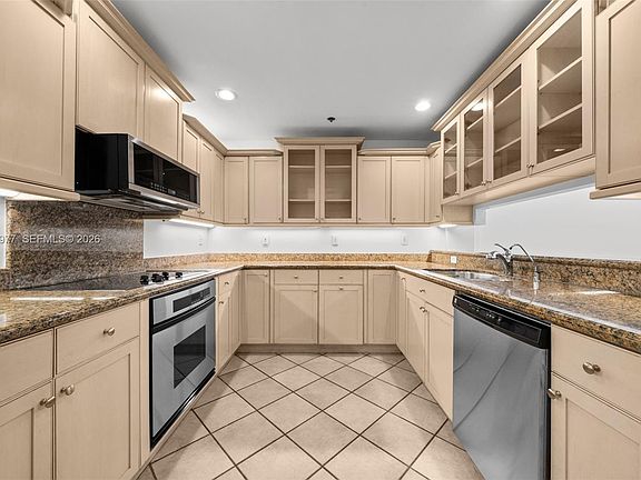 5th image of 201 Crandon Blvd APT 431