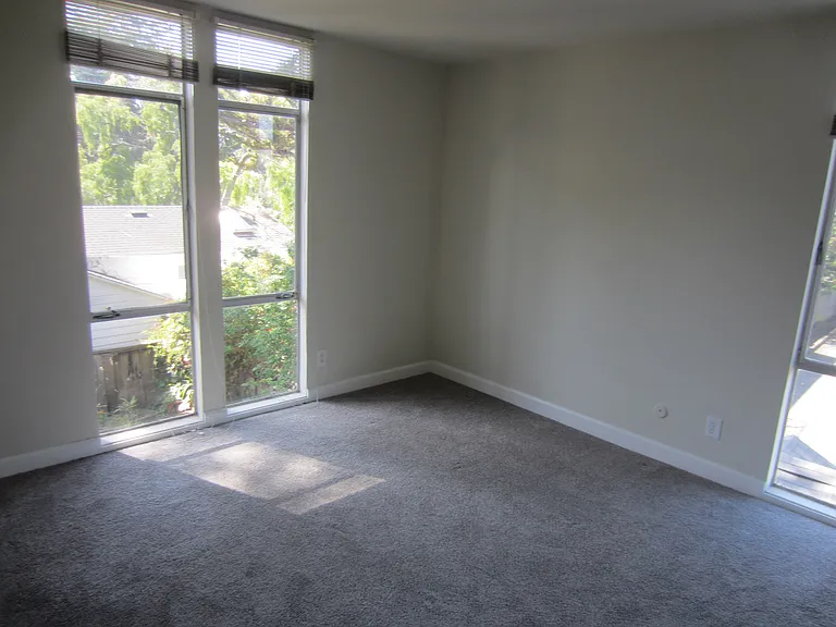 Addison Apartments — Photo 16