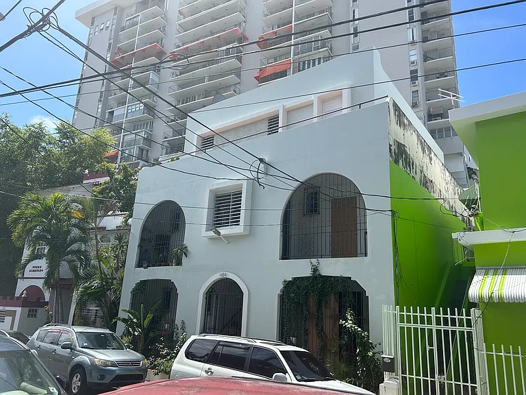Calle Bolivar — Photo 3