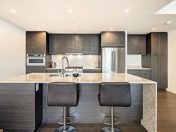 4th image of 1191 Sunset Dr #2504