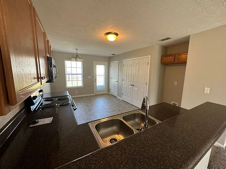 1824 Cason Trl — Photo 9