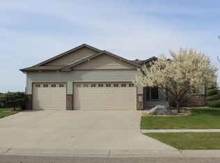 729 48th Ave W, West Fargo, ND 58078