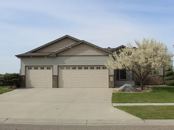 729 48th Ave W, West Fargo, ND 58078