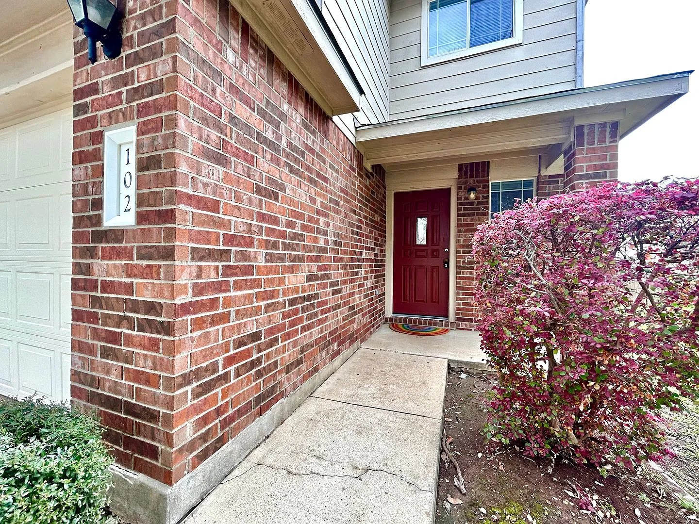 Beautiful 2-Story 4 BR, 2 BA House for Rent Hutto Perfect for All! — Photo 3