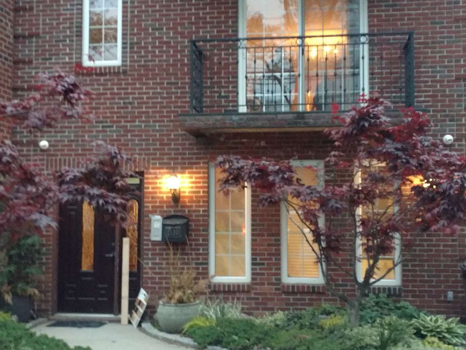1st image of 2130 72nd St