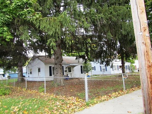 2nd image of 216 Kendall Pl