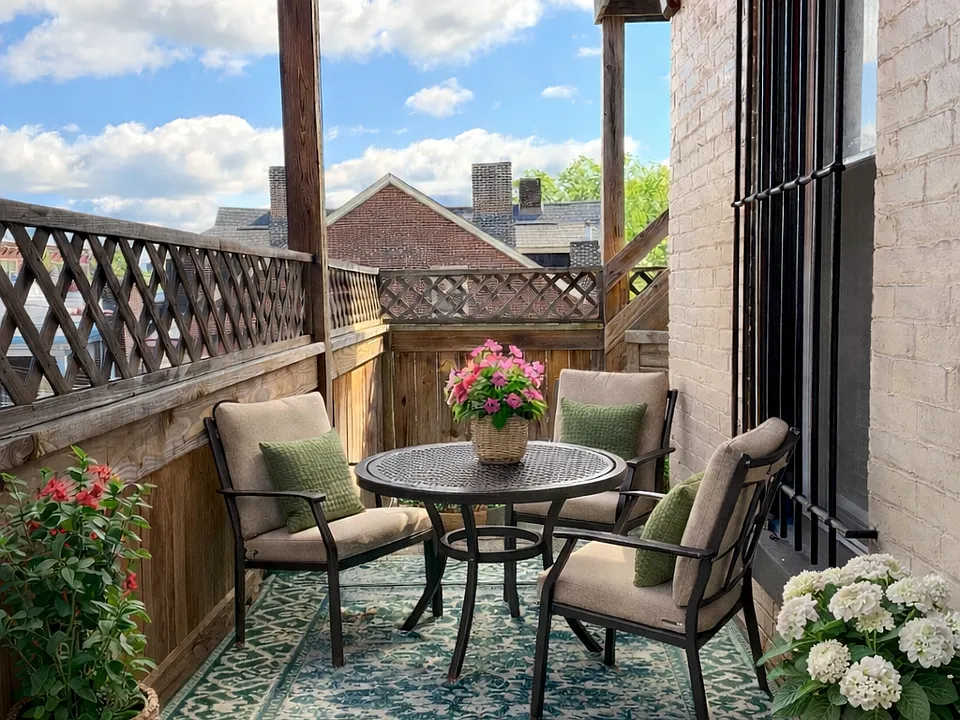 Exterior deck space