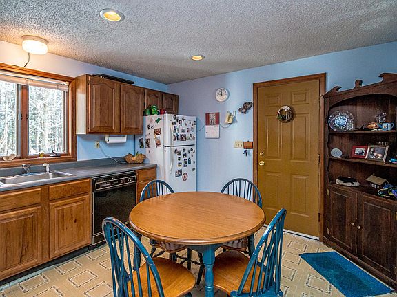 4th image of 595 Stark Road