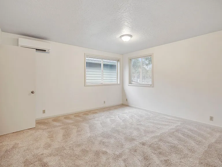 6011 SE Insley St — Photo 12