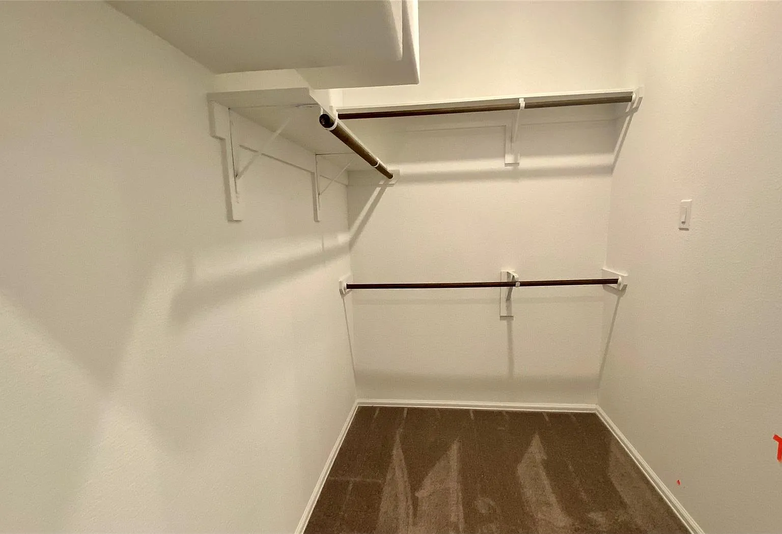 4 bed, 2.5 bath, 2289 sqft, $2,550 — Photo 3