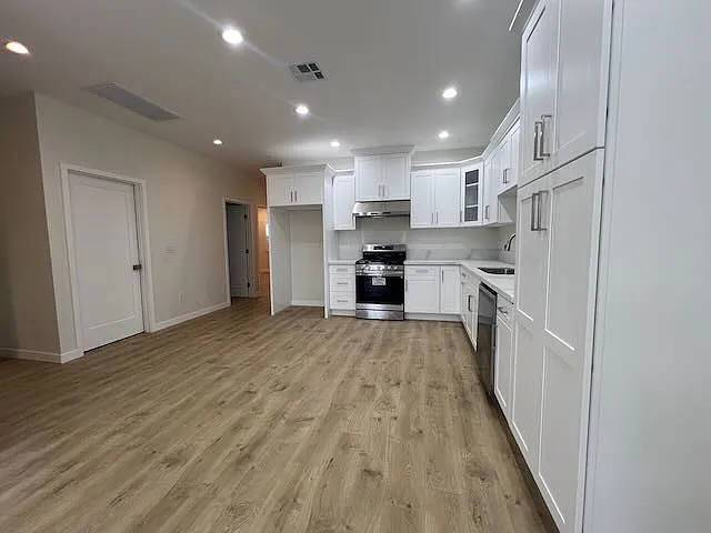 4232 Marion Ave #B — Photo 9