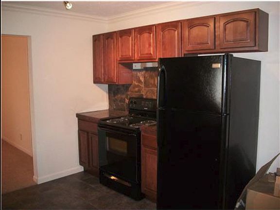 2nd image of 722 Elizabeth St #724