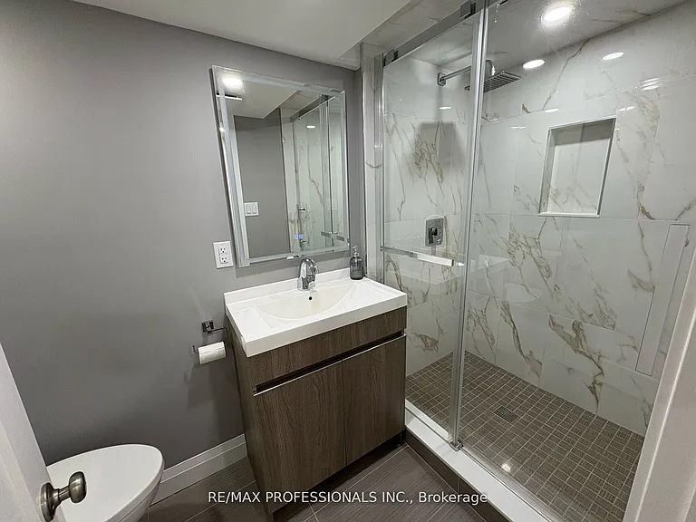 19 Elmbrook Cres #LOWER — Photo 15