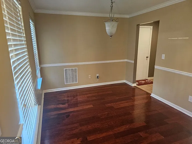 9376 Carnes Crossing Cir — Photo 5