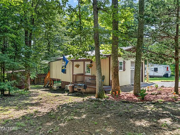 4th image of 207 David Crockett Rd