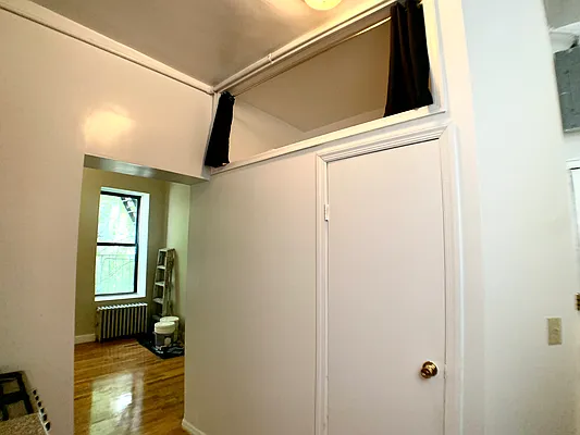 Rented by Bond New York | media 5